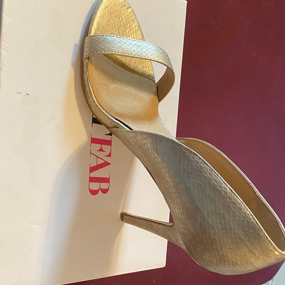JustFab Gold Textured Heels